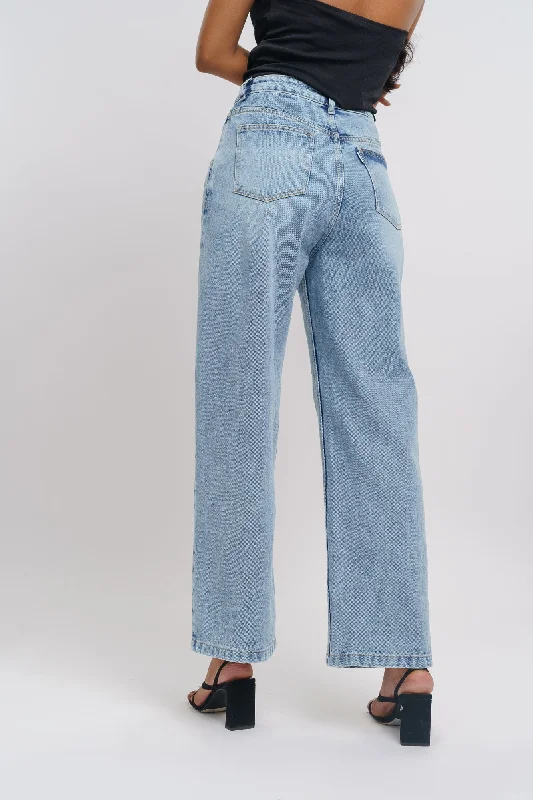 Fish Cut Light Straight Jeans