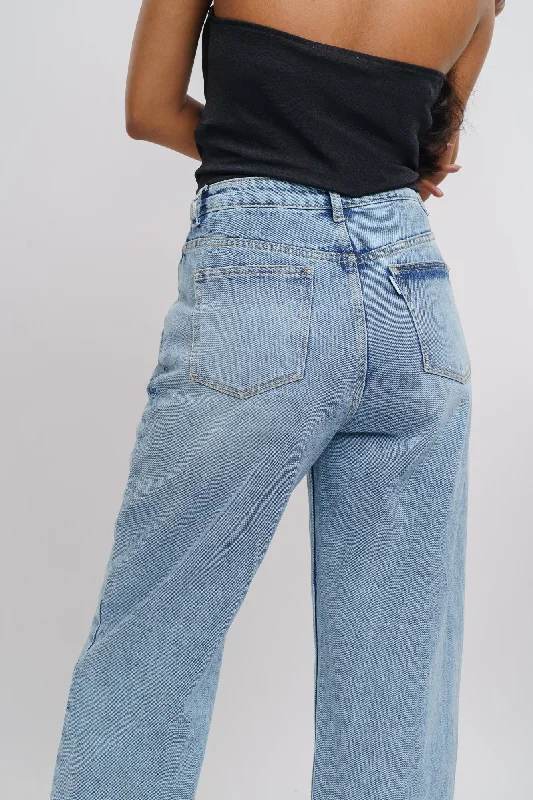 Fish Cut Light Straight Jeans