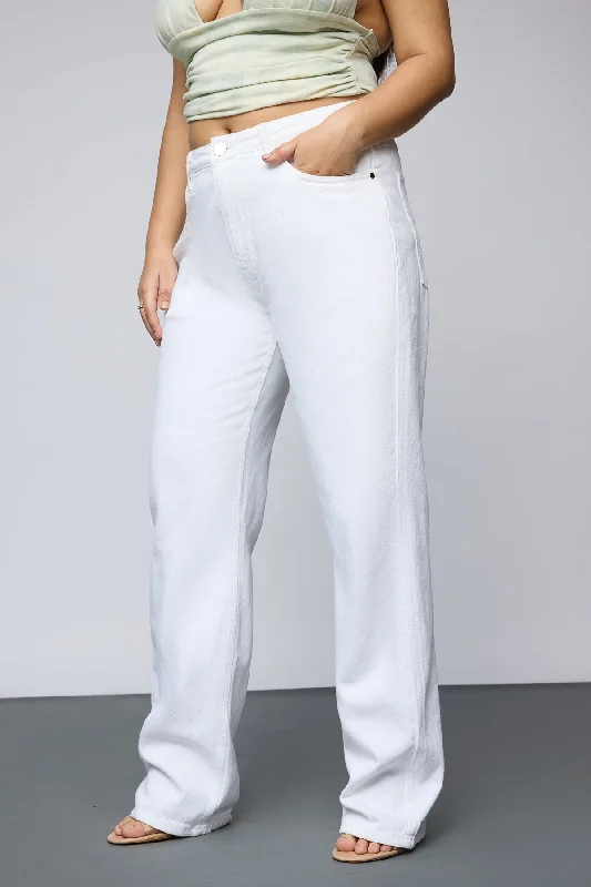 Icy Allure White Curve Tapered Jeans