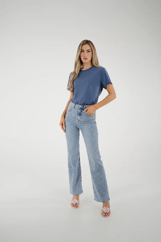 Lynne Straight Leg Jeans In Light Wash