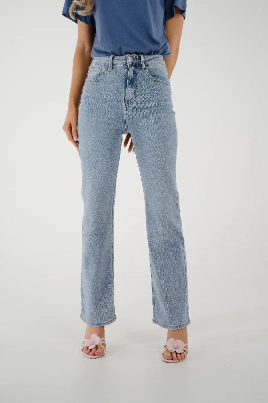 Lynne Straight Leg Jeans In Light Wash